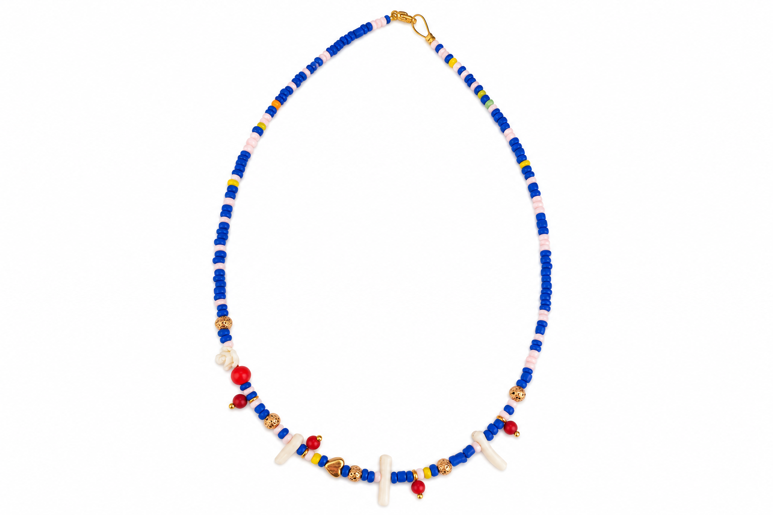 Summer Reef Necklace – Χειροποίητο κολιέ με μπλε χάντρες, κοράλλια και χρυσές λεπτομέρειεςύ