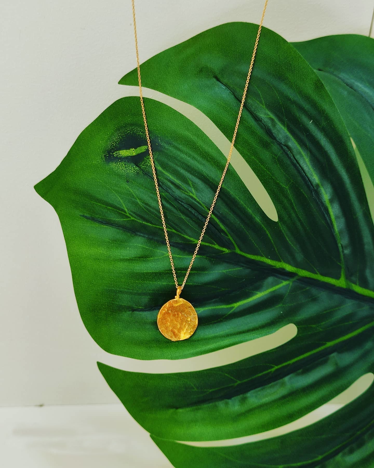 Ηammered Round Silver Necklace