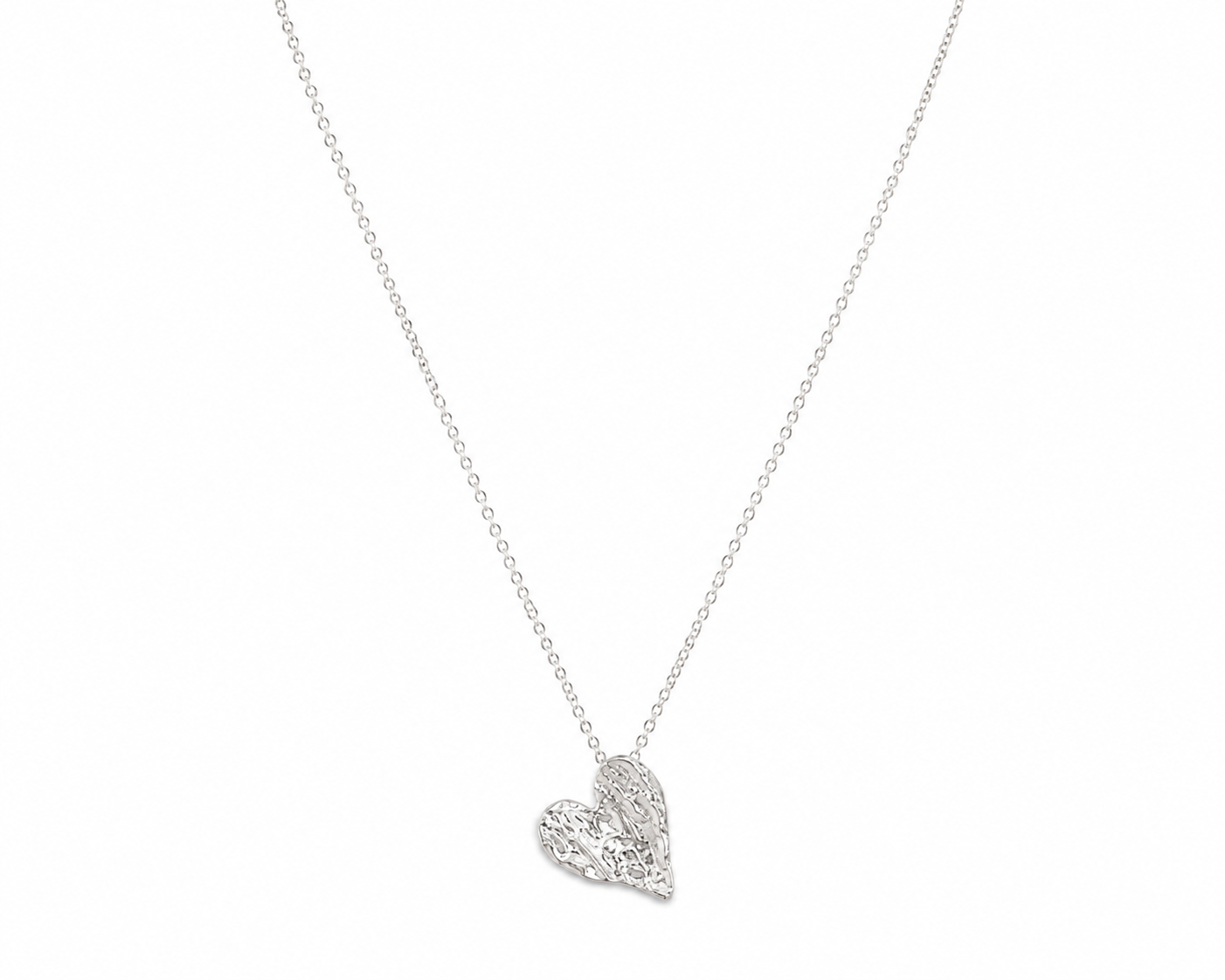 Silver Heart – Χειροποίητο Κολιέ από Ασήμι 925 με Ανάγλυφη Καρδιά