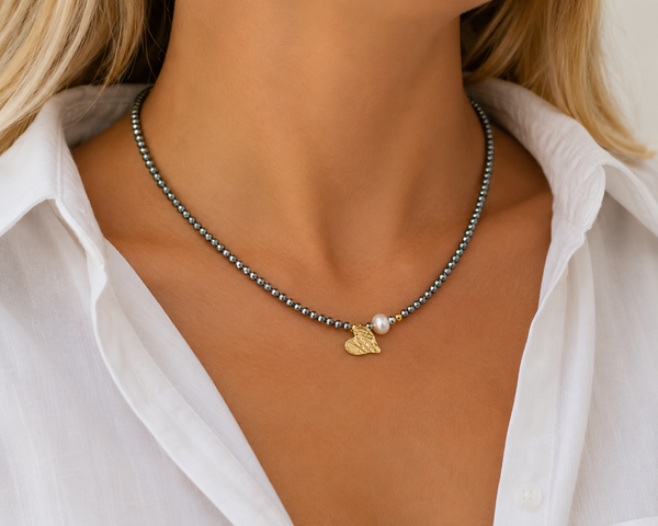 Crystal Heart Necklace – Χειροποίητο Κολιέ με Κρυσταλλάκια, Φυσικό Μαργαριτάρι & Επιχρυσωμένη Καρδιά από Ασήμι 925