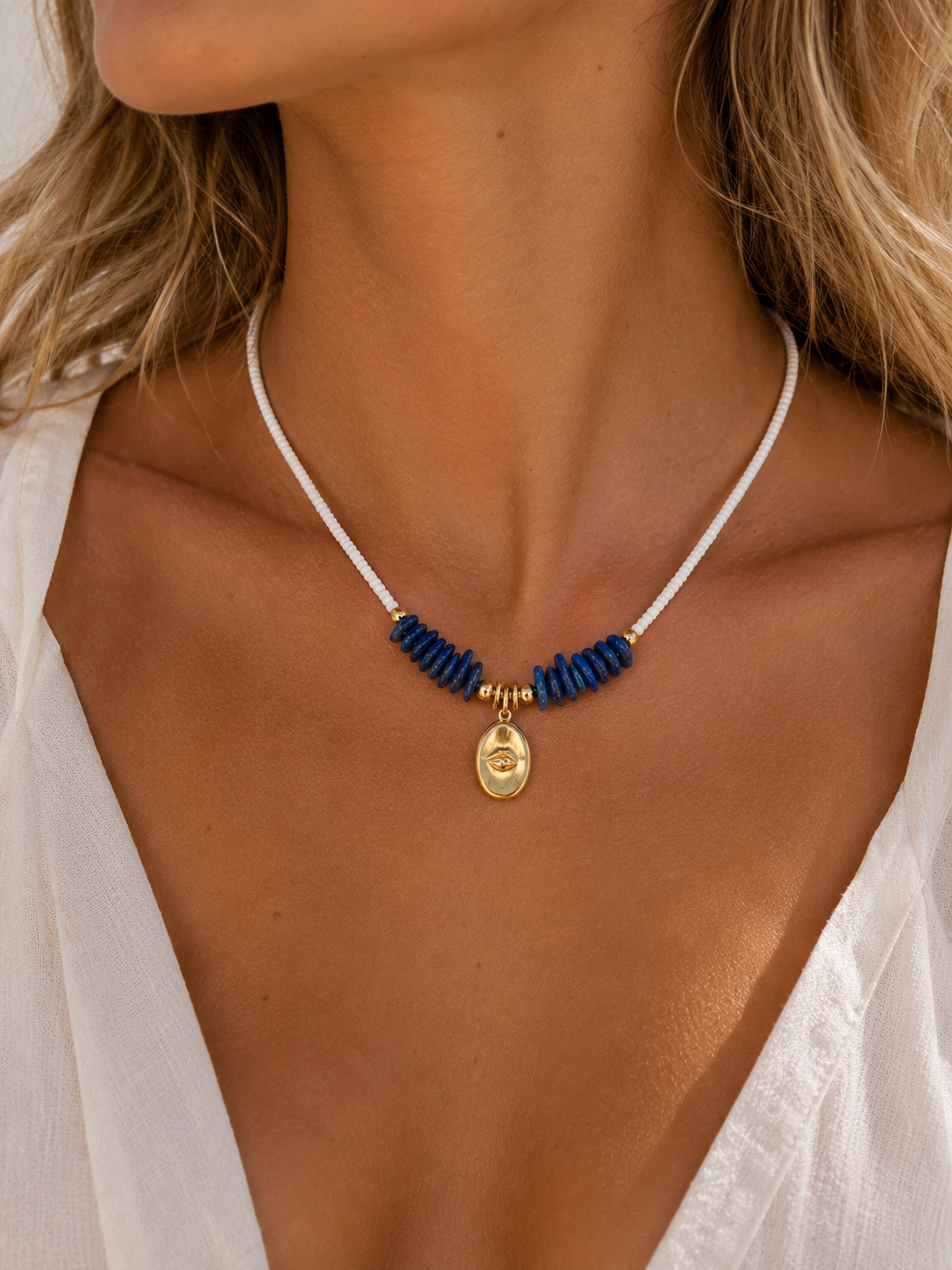 Blue Eye Summer Necklace – Χειροποίητο Κολιέ με Μπλε Χαολίτη & Χρυσό Στοιχείο Μάτι